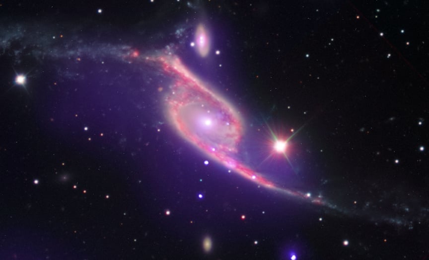 NGC 6872: la mayor galaxia espiral conocida